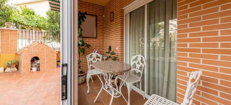Adding Porch Enclosures To Your Home in Jockvale, Ontario